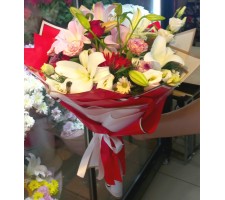 Gül ve Lilyum Buketi
