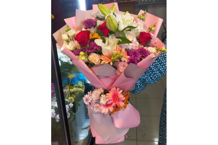 Gül ve Lilyum Buketi